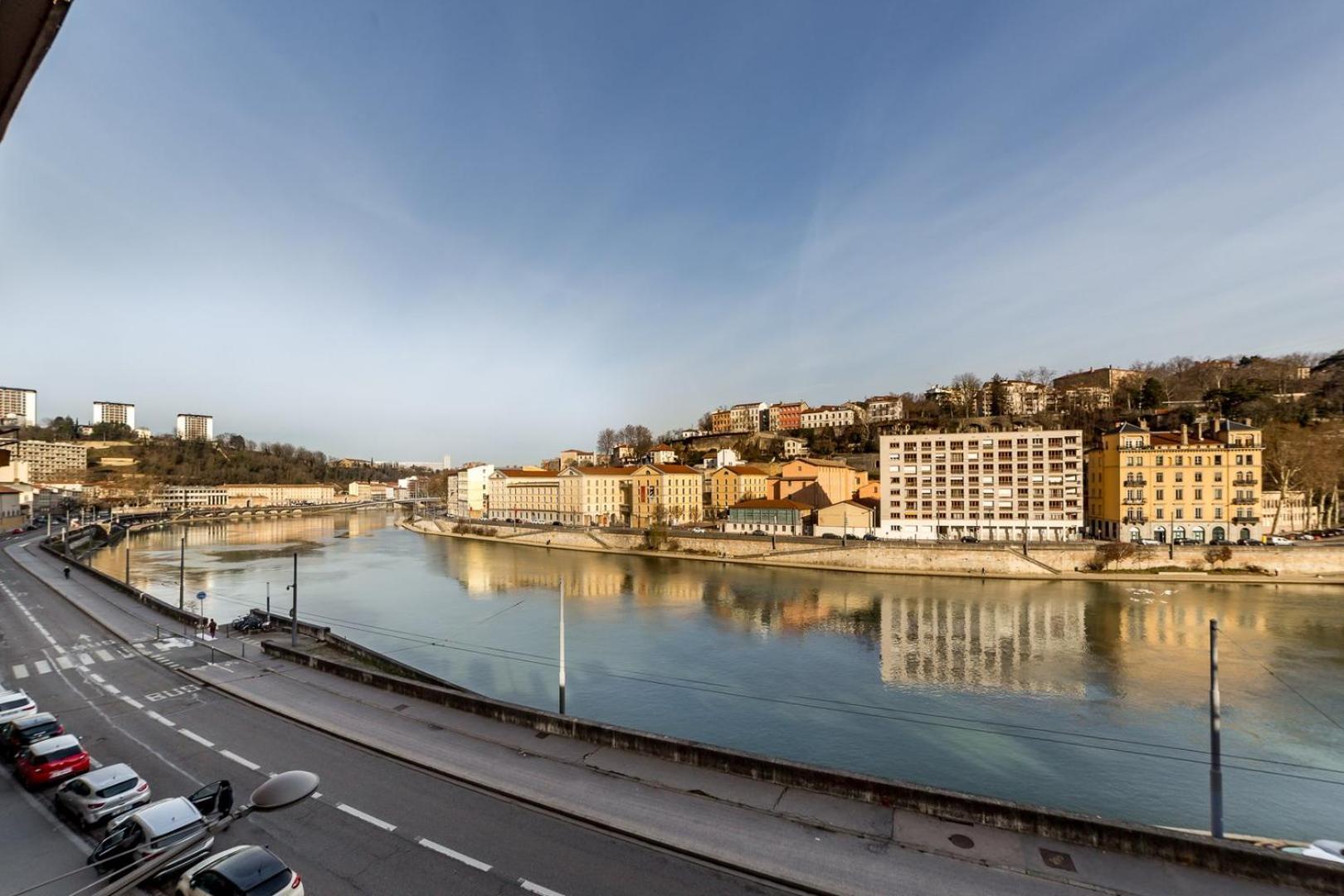 Loft Mezzanine Vue Incroyable Saone Lägenhet Lyon Exteriör bild