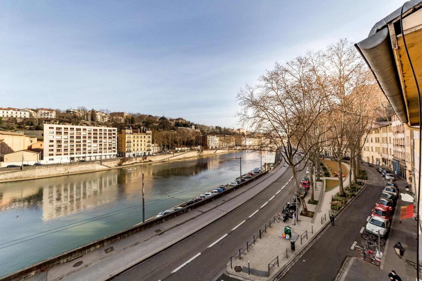 Loft Mezzanine Vue Incroyable Saone Lägenhet Lyon Exteriör bild